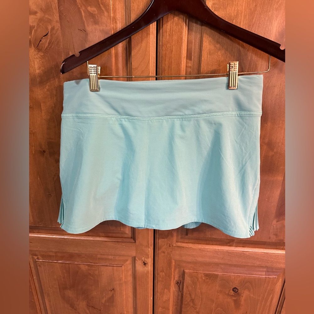 Size 8 lululemon skirt